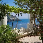 Gasthof De Vivo Realty - Casa Bijou 3*