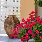 Gasthof De Vivo Realty - Casa Bijou 3*