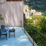 Affittacamere De Vivo Realty - Casa Bijou