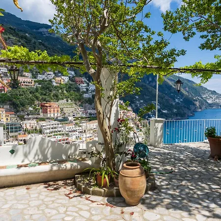 Casa Bijou - De Vivo Realty Guest house