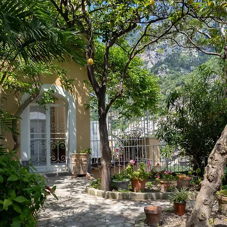 Casa Bijou - De Vivo Realty Guest house
