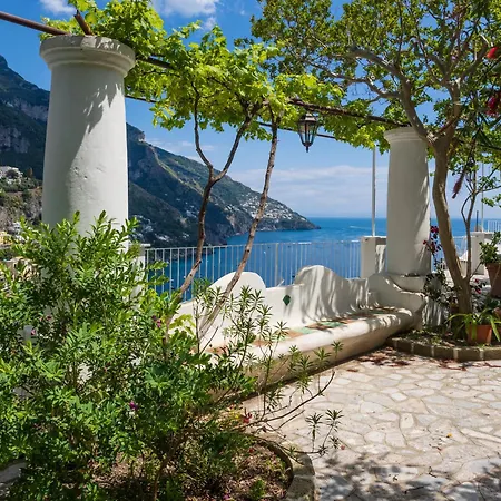 Casa Bijou - De Vivo Realty Guest house