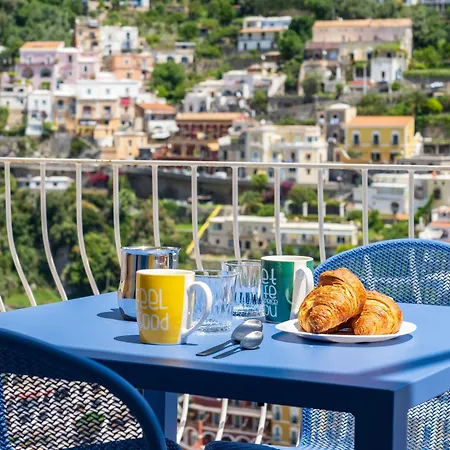 Casa Bijou - De Vivo Realty Guest house *