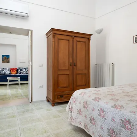 De Vivo Realty - Casa Bijou