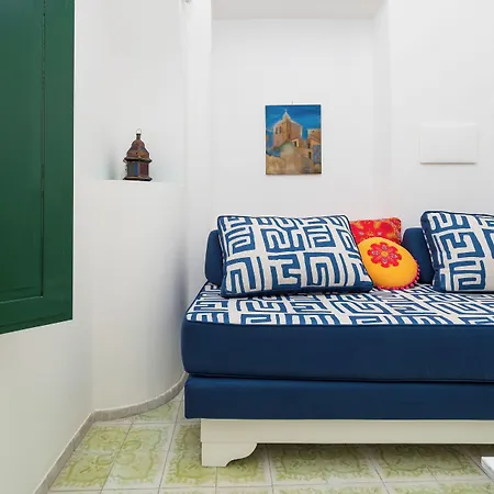 De Vivo Realty - Casa Bijou 3*